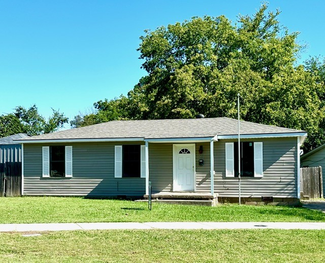 521 W Locust St