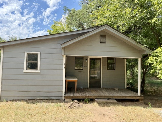 824 S Bell